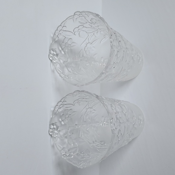 Set of 2 Acrylic Floral Vase - Picture 3 of 7